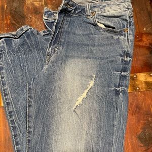 Boyfriend cut jeans- distressed